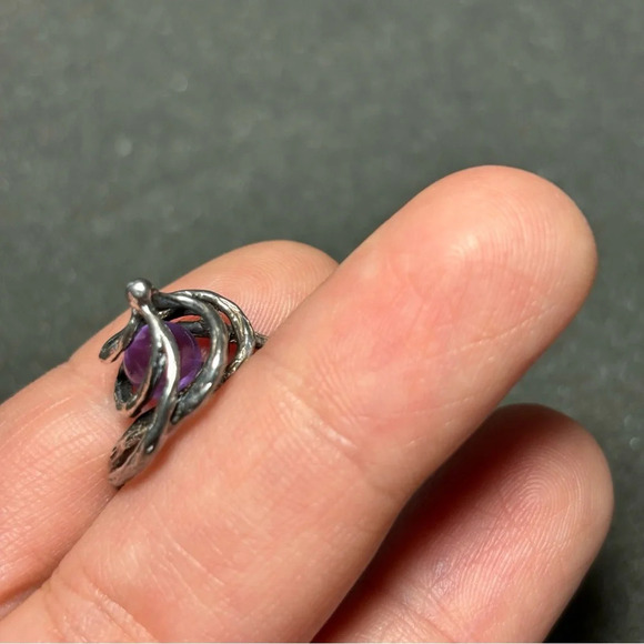 Sterling Silver 925 womens Ring Size 5.75 With Glass Purple Colored Bead Damaged - Picture 3 of 11
